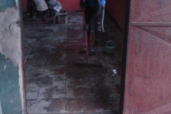 Er wordt druk gewerkt aan het leggen van de plavuizen