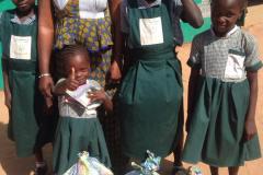 Vrijdag 20 december werd het rijst uitgedeeld op school