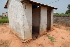 De stank rondom het toilet is verschrikkelijk.