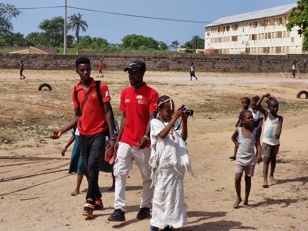 Sainey-werkt-aan-een-project-voor-de-Technische-Universiteit-in-Gambia-_-Smiling-Child-of-The-Gambia